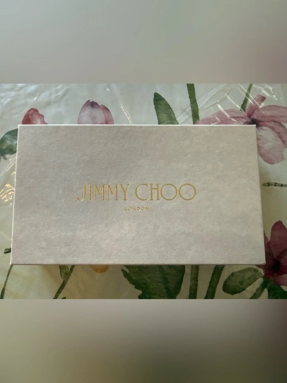Jimmy Choo Metallic Star-Embellished Wallet- gold Color / gold tone hardware